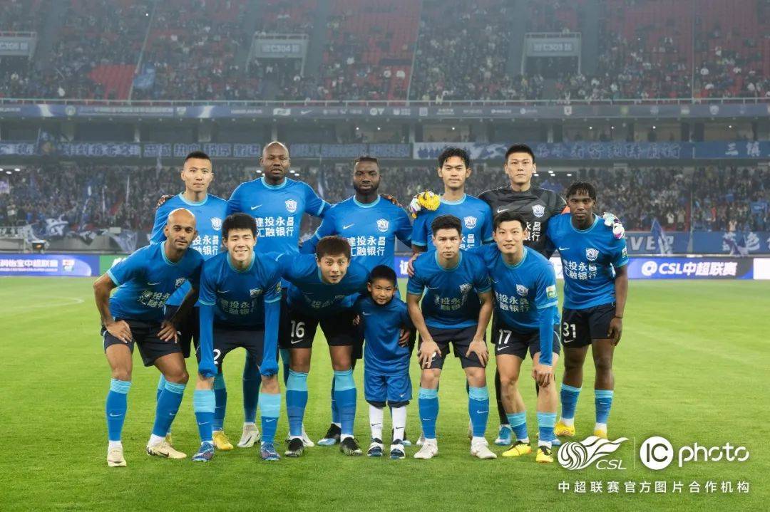 关于雄狮汉堡力争客场胜门兴格拉德巴赫,冲击联赛前列的信息 关于雄狮汉堡力争客场胜门兴格拉德巴赫,冲击联赛前列的信息