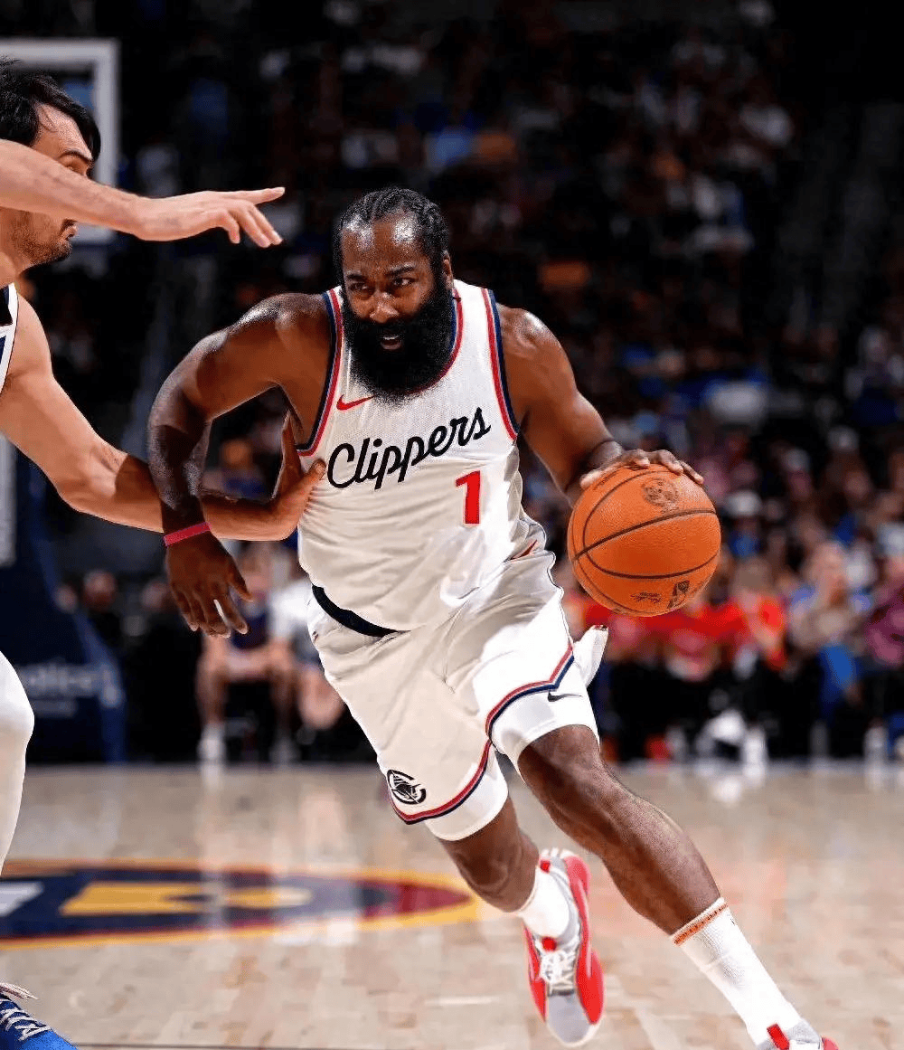 踢皮球大战!湖人胜马刺,捍卫西部第一地位的简单介绍 踢皮球大战!湖人胜马刺,捍卫西部第一地位的简单介绍