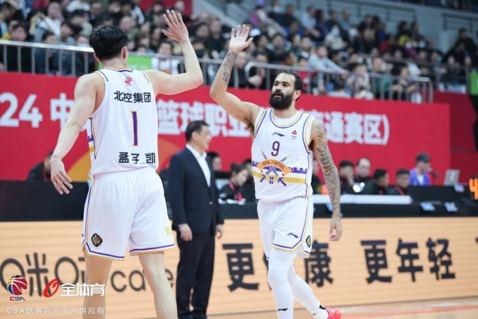 包含辽宁男篮客场胜利，击退江苏肯帝亚的词条