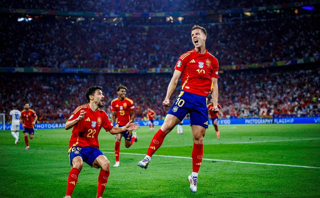 包含西班牙国家队战胜对手晋级,实力尽显的词条 包含西班牙国家队战胜对手晋级,实力尽显的词条