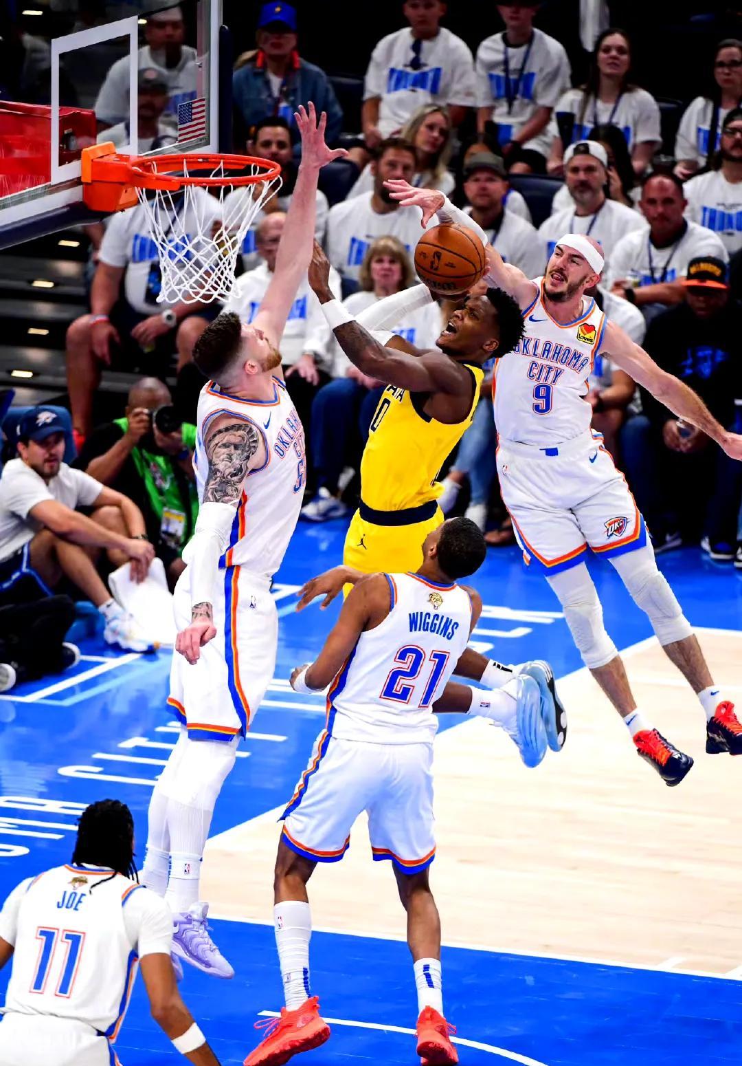 惊心动魄的篮球比赛:一触即发的较量的简单介绍 惊心动魄的篮球比赛:一触即发的较量的简单介绍