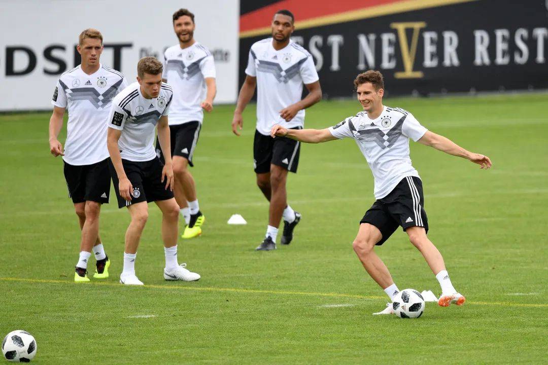 瑞士队士气高昂,轻松跻身淘汰赛的简单介绍 瑞士队士气高昂,轻松跻身淘汰赛的简单介绍