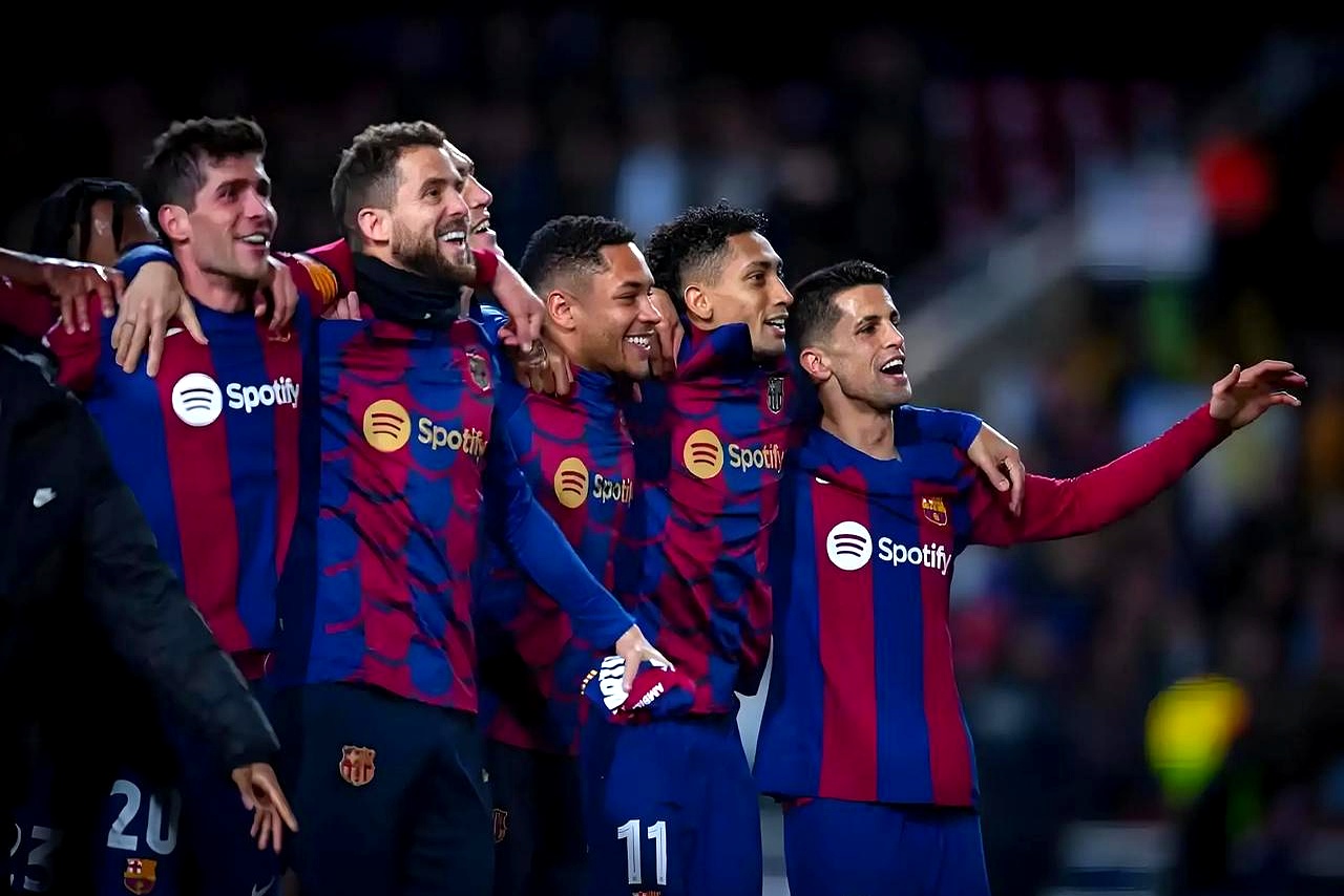 撕裂比赛：巴塞罗那对阵尤文图斯，谁能晋级下一轮？