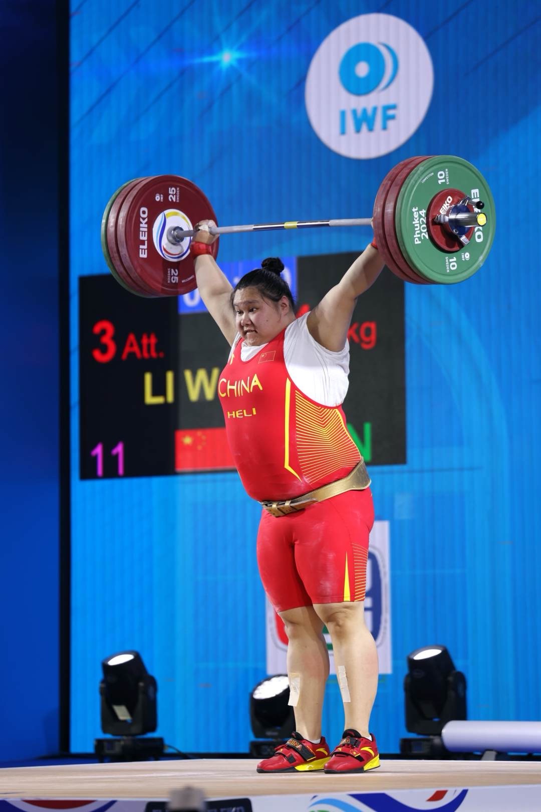 泰国女子选手勇夺冠军，震撼全场