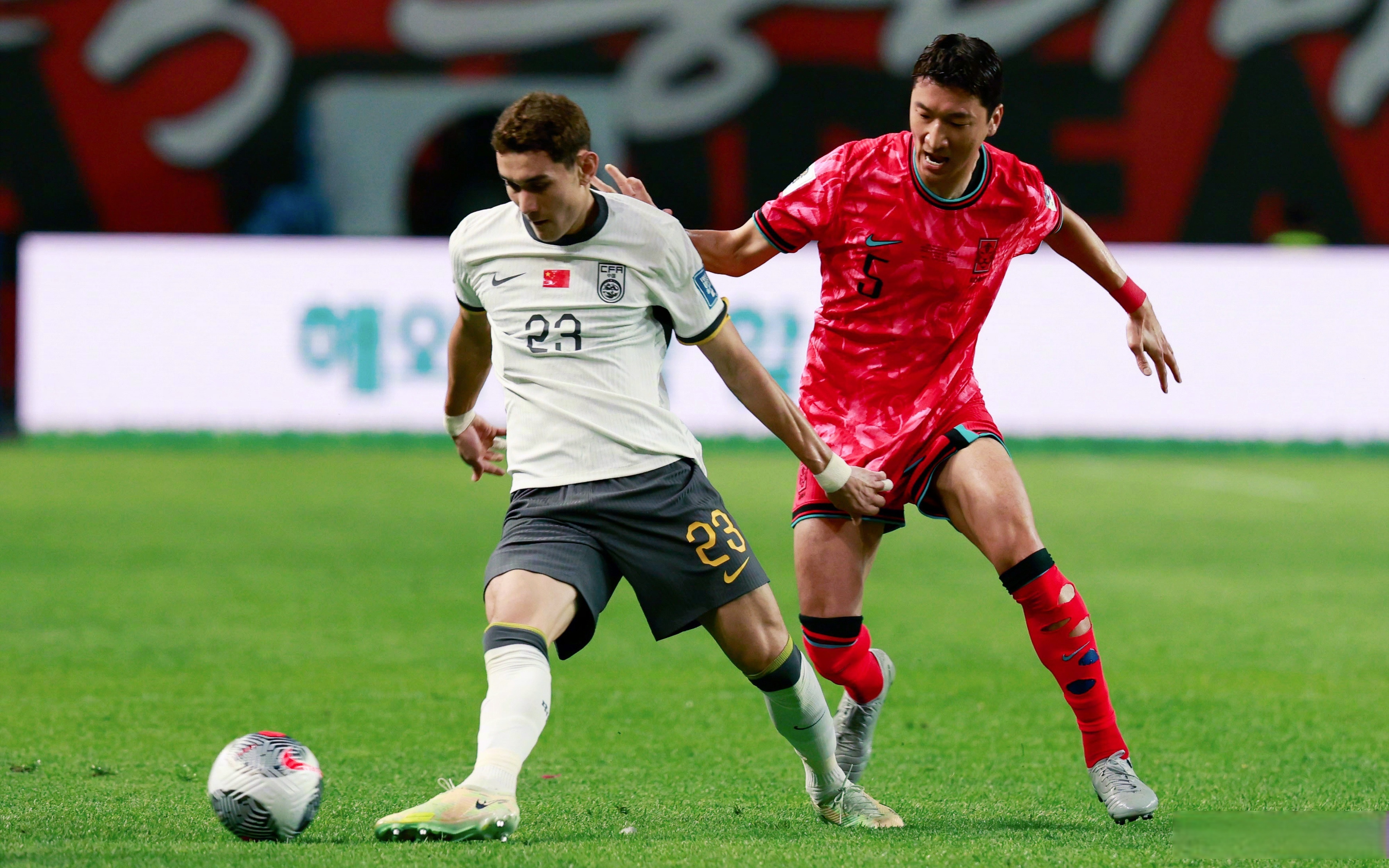 泰国球队两度逆袭,赢得下一轮硬仗的简单介绍 泰国球队两度逆袭,赢得下一轮硬仗的简单介绍