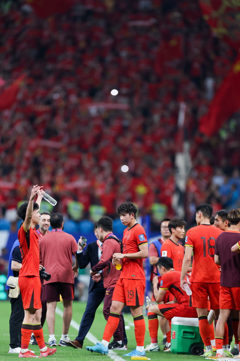 包含全队合力,球队以强大士气获胜的词条 包含全队合力,球队以强大士气获胜的词条